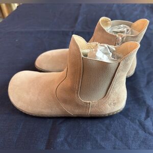 NEW Sheepskin Ankle Booties - Groundies Camden Mid Barefoot+ Sand/Beige Suede